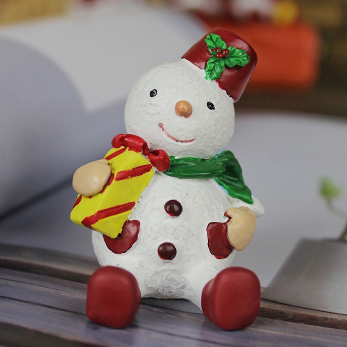 Christmas Sitting Snowman